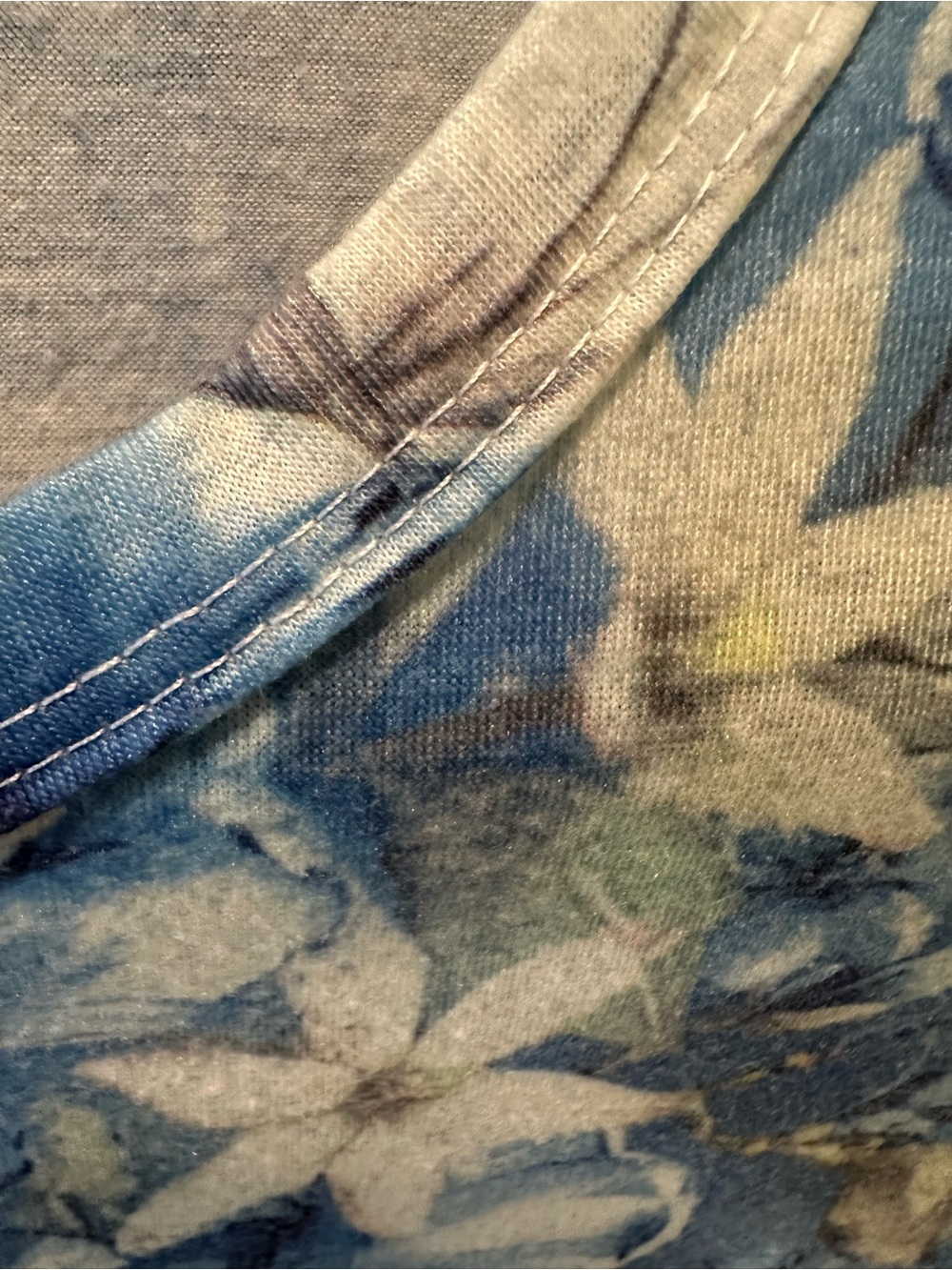 Blue Floral XL Short Sleeve Women’s Top - Picture 3 of 5